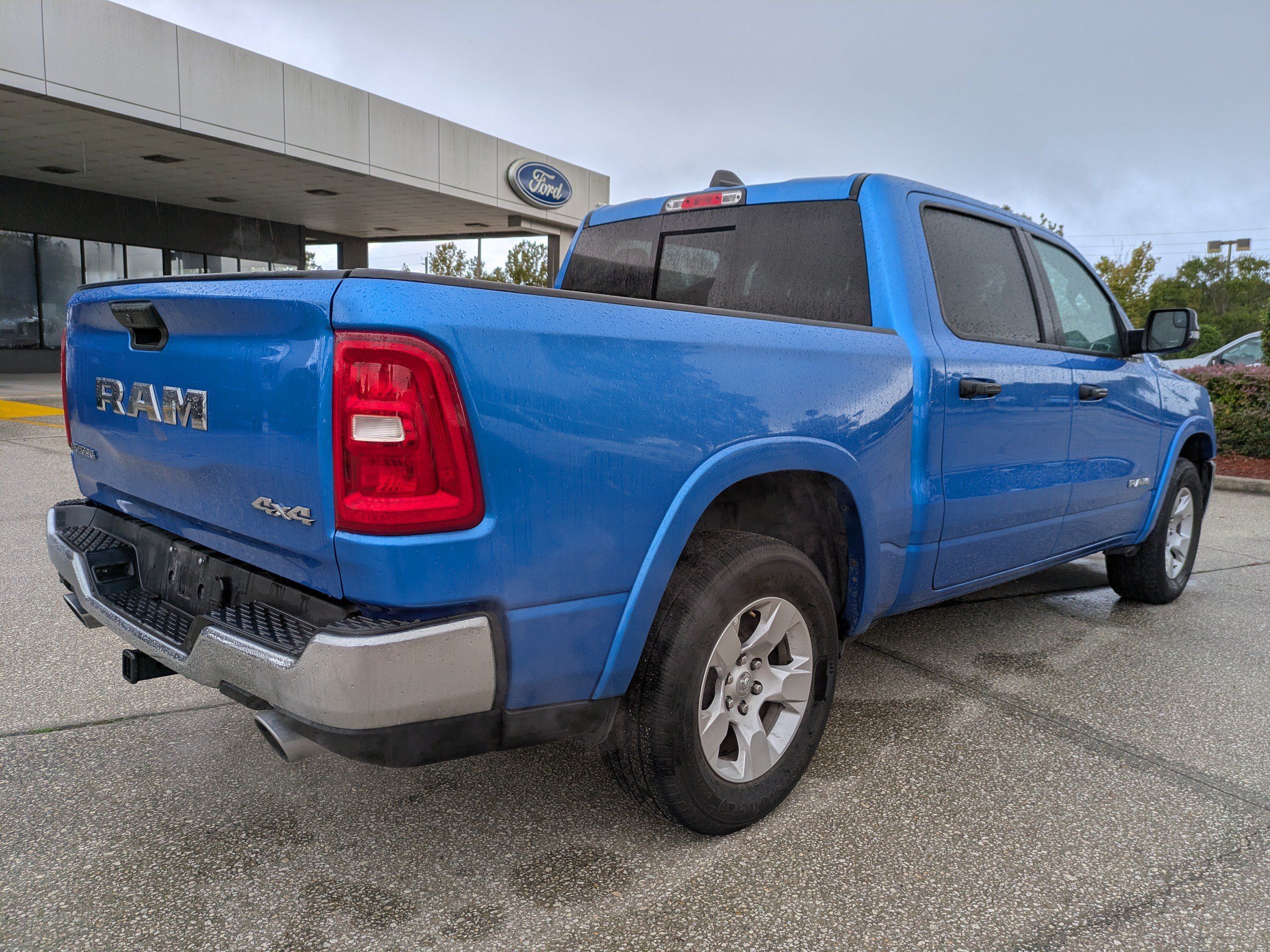 Used 2025 RAM 1500 Big Horn AWD/4WD image 4