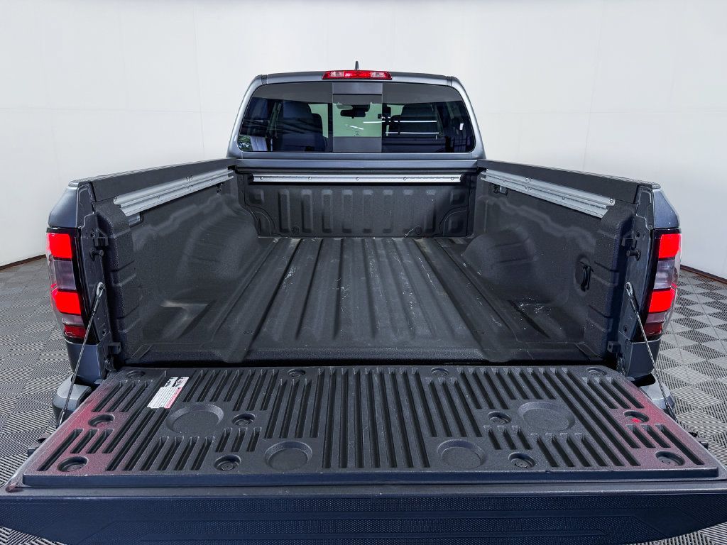 Certified 2024 Nissan Frontier SV w/ Technology Package AWD/4WD image 9