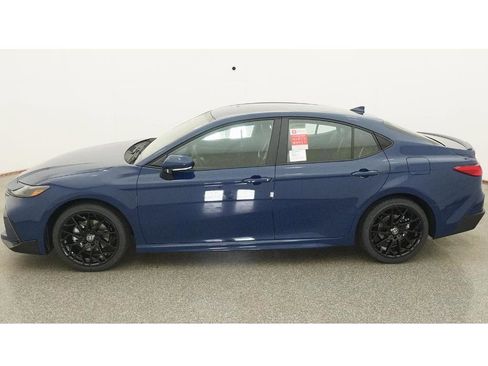 New 2026 Toyota Camry SE FWD image 3