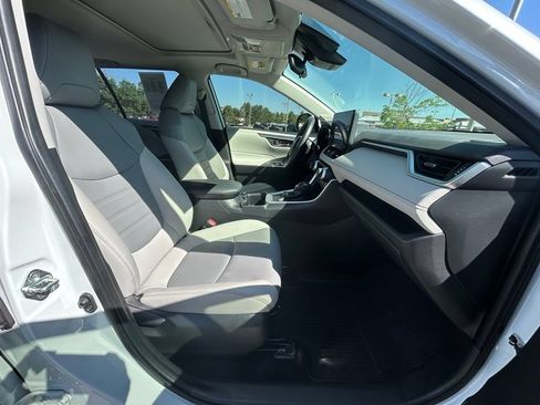 Used 2023 Toyota RAV4 XLE Premium AWD/4WD image 32