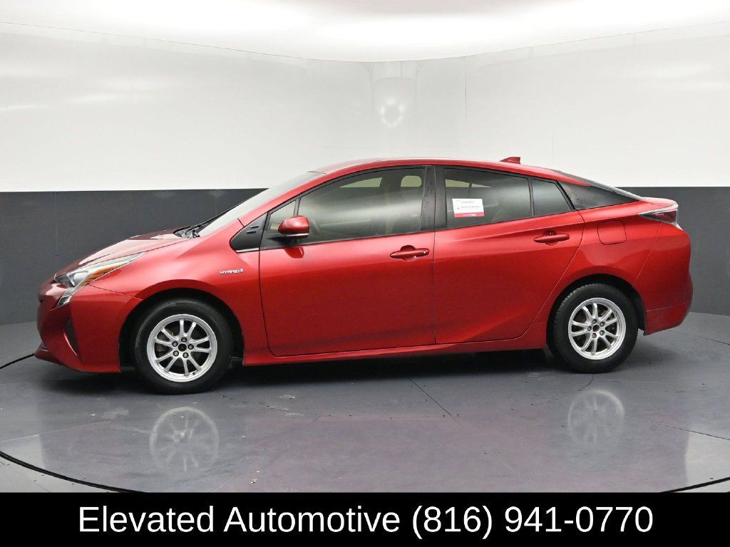 Used 2018 Toyota Prius One FWD image 2