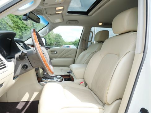 Used 2017 INFINITI QX80 4WD w/ Deluxe Technology Package image 23