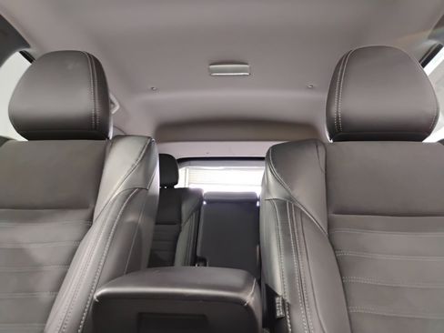 Used 2023 Mitsubishi Outlander SE image 59