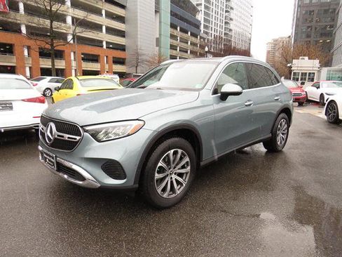Used 2026 Mercedes-Benz GLC 300 4MATIC image 1
