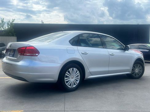 Used 2014 Volkswagen Passat 2.5 S FWD image 6