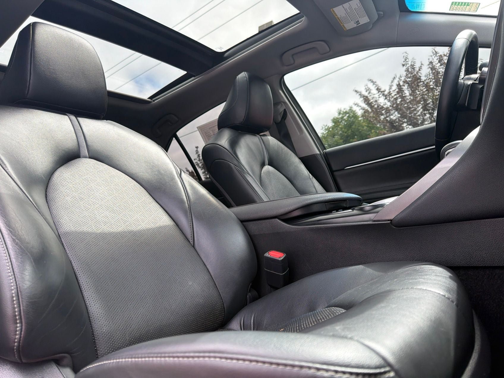 Used 2018 Toyota Camry XSE w/ Driver Assist Package FWD image 17