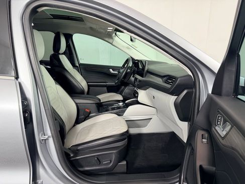 Used 2023 Ford Escape Platinum w/ Premium Technology Package image 34