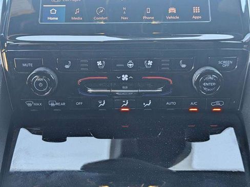 Certified 2022 Jeep Grand Cherokee Overland AWD/4WD image 23