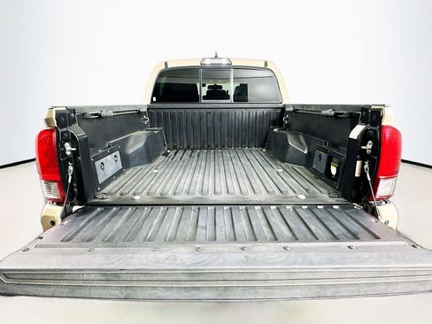 Used 2016 Toyota Tacoma TRD Off-Road image 29