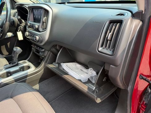 Used 2021 Chevrolet Colorado LT w/ LT Convenience Package AWD/4WD image 37