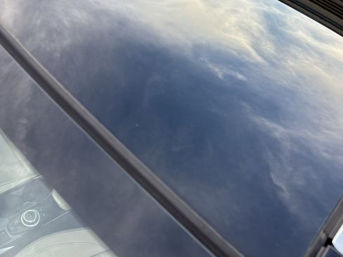 Used 2018 INFINITI QX30 Premium w/ Navigation Package image 30