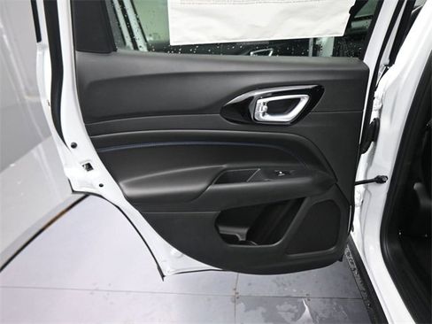 New 2026 Jeep Compass Latitude image 38