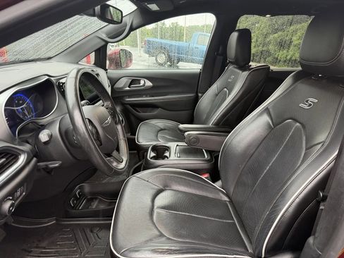 Used 2020 Chrysler Pacifica Limited FWD image 8