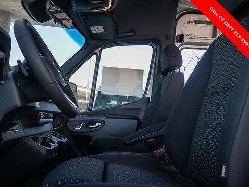 Used 2024 Mercedes-Benz Sprinter 3500 image 18