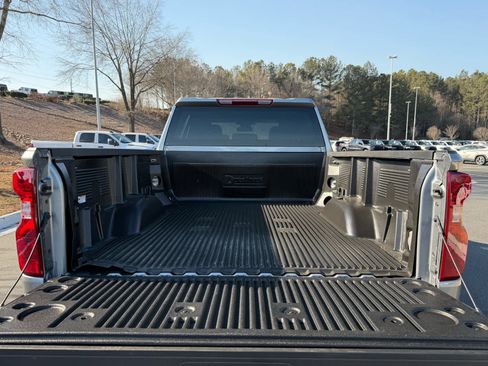 Used 2024 Chevrolet Silverado 2500 Custom w/ Custom Value Package image 29