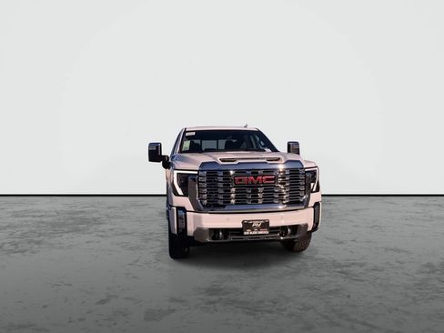 New 2026 GMC Sierra 2500 Denali w/ Denali Reserve Package AWD/4WD image 3