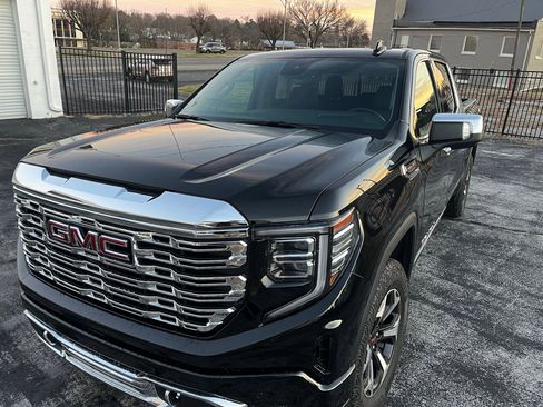 Used 2024 GMC Sierra 1500 Denali w/ Denali Reserve Package image 13