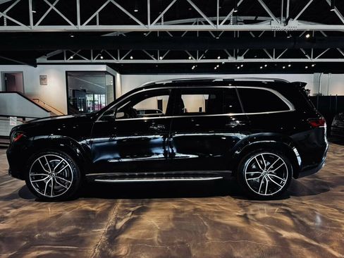 Used 2023 Mercedes-Benz GLS 450 4MATIC image 2
