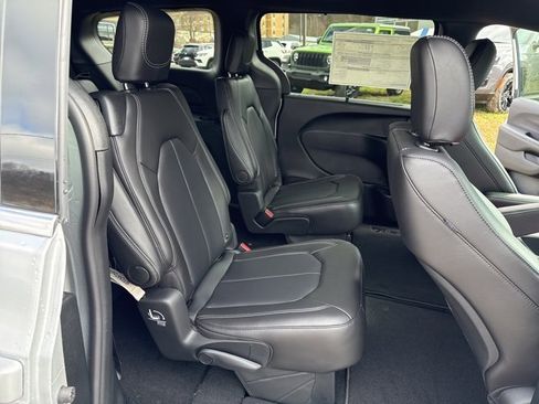 New 2026 Chrysler Voyager LX image 23