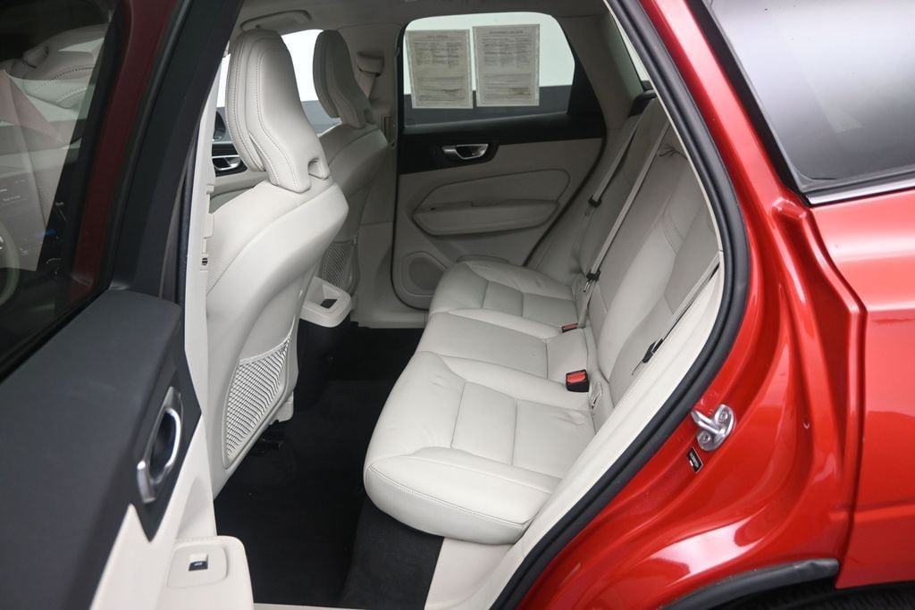 Certified 2024 Volvo XC60 B5 Core AWD/4WD image 15