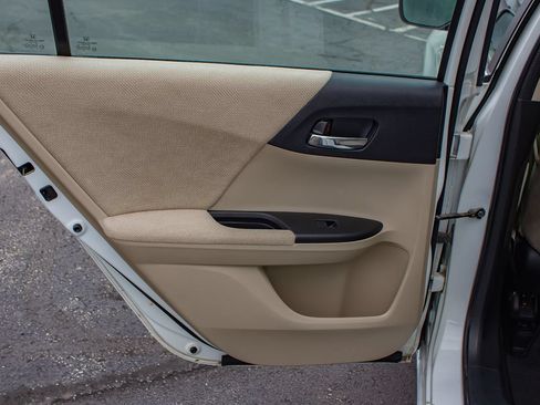Used 2013 Honda Accord LX image 15