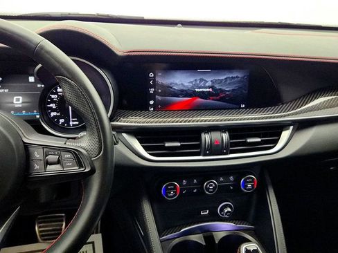 Used 2023 Alfa Romeo Stelvio Estrema AWD/4WD image 18