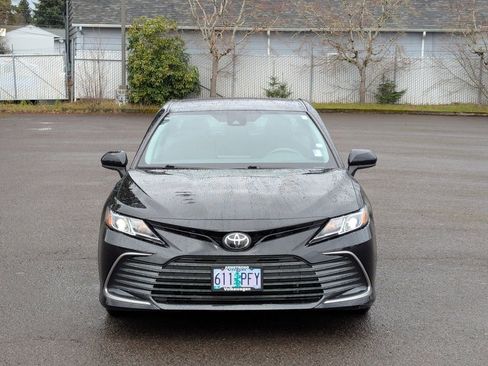 Used 2023 Toyota Camry LE image 8
