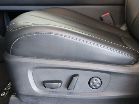 Certified 2025 INFINITI QX60 Luxe w/ Vision Package image 16