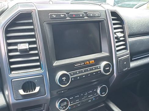 Used 2018 Ford Expedition Max Platinum AWD/4WD image 16