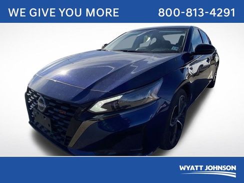 Used 2024 Nissan Altima 2.5 SR image 1