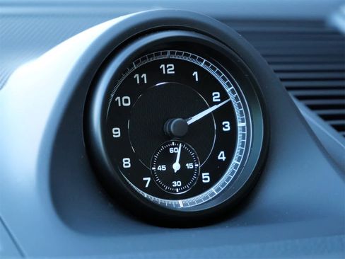 Used 2025 Porsche Macan image 15