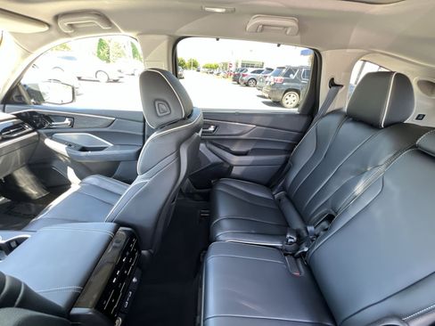 Certified 2023 Acura MDX SH-AWD w/ Advance Package image 3