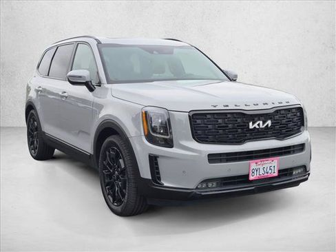 Used 2022 Kia Telluride SX w/ SX Prestige Package AWD/4WD image 3
