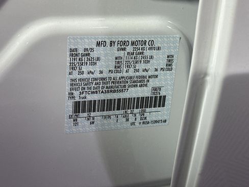 New 2025 Ford Maverick Lobo image 43