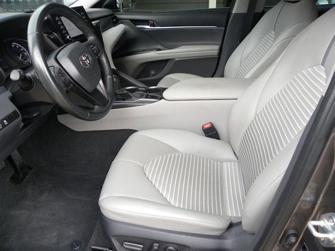Used 2023 Toyota Camry SE AWD/4WD image 15