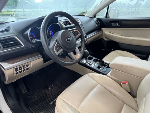 Used 2017 Subaru Outback 2.5i Limited AWD/4WD image 17
