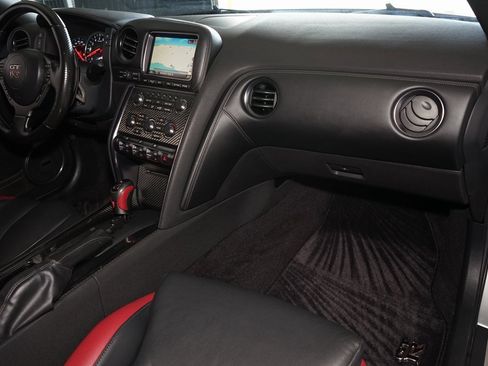 Used 2012 Nissan GT-R Black Edition image 16