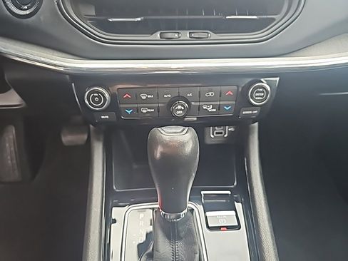 Used 2022 Jeep Compass Limited image 17