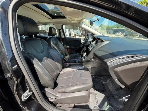 Used 2015 Ford Focus Titanium FWD image 36