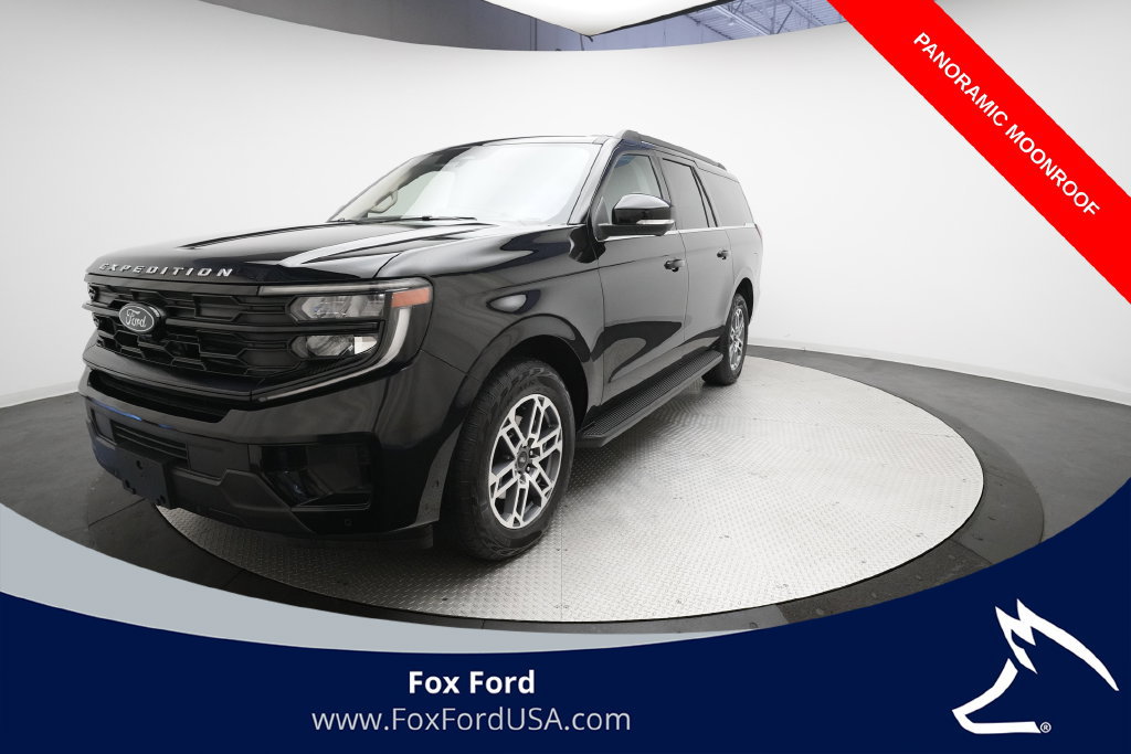 Used 2025 Ford Expedition Max Active AWD/4WD image 1
