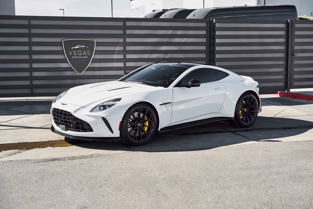Used 2025 Aston Martin V8 Vantage Coupe RWD image 5