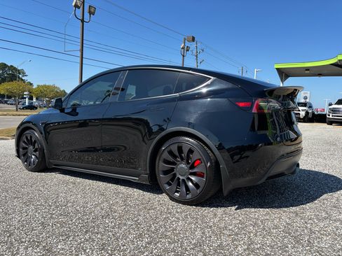 Used 2021 Tesla Model Y Performance image 4