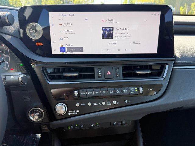 Used 2024 Lexus ES 350 w/ Premium Package FWD image 18