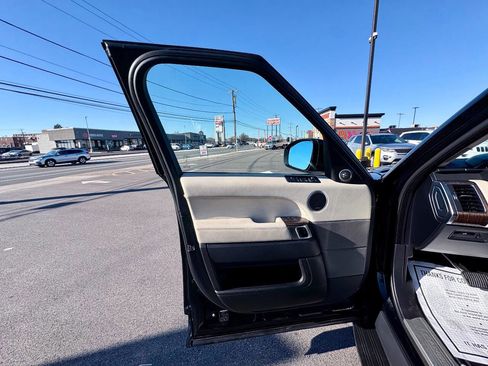 Used 2014 Land Rover Range Rover Sport HSE image 21