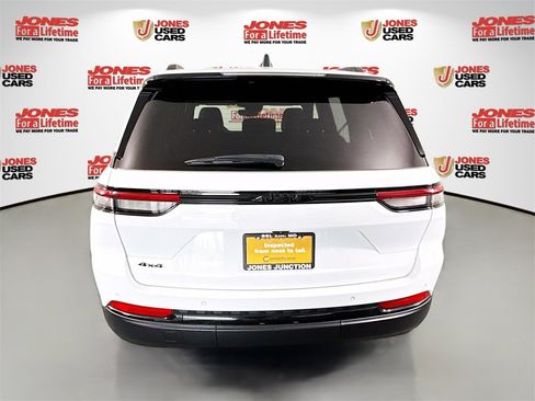 Used 2023 Jeep Grand Cherokee Altitude image 15