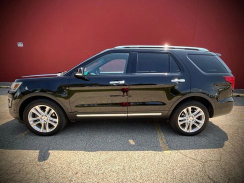 Used 2016 Ford Explorer Limited w/ Equipment Group 301A image 2
