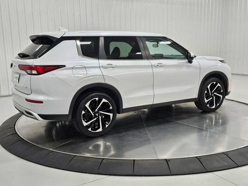 Used 2024 Mitsubishi Outlander SE AWD/4WD image 5