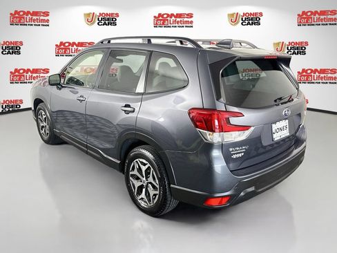 Certified 2023 Subaru Forester Premium AWD/4WD image 2