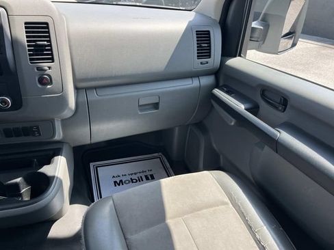 Used 2018 Nissan NV 3500 S RWD image 12