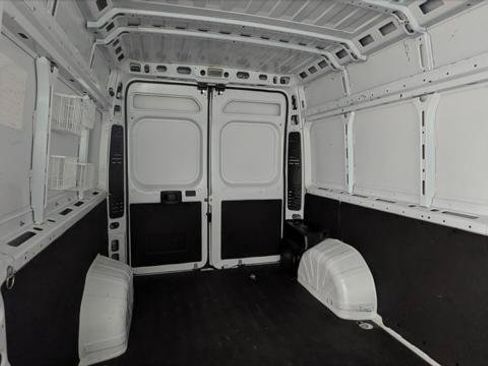Used 2023 RAM ProMaster 2500 w/ Convenience Group FWD image 16